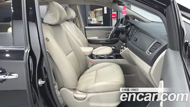 Kia Carnival 2019 thumb 10