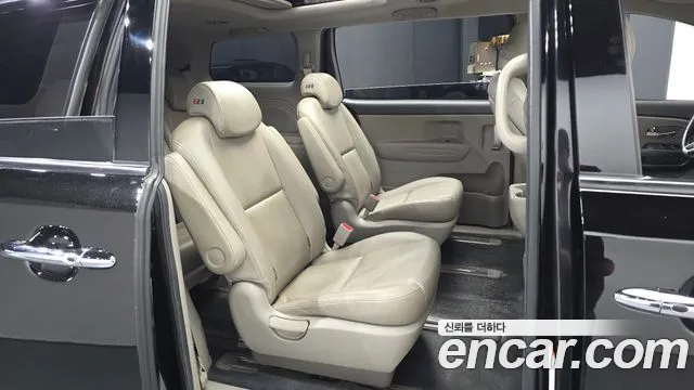Kia Carnival 2019 thumb 11