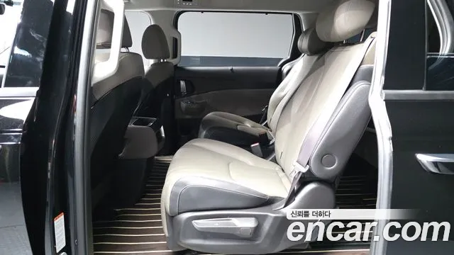 Kia Carnival 2025 thumb 11