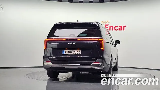 Kia Carnival 2024 thumb 3