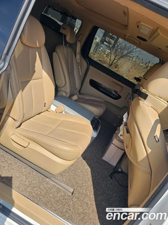 Kia Carnival 2019 thumb 6