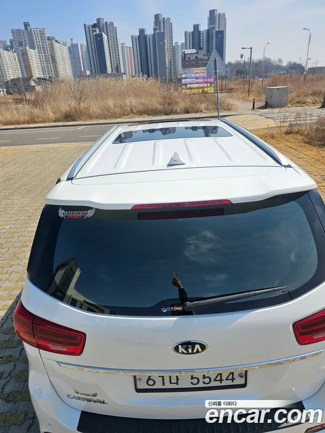 Kia Carnival 2019 thumb 8