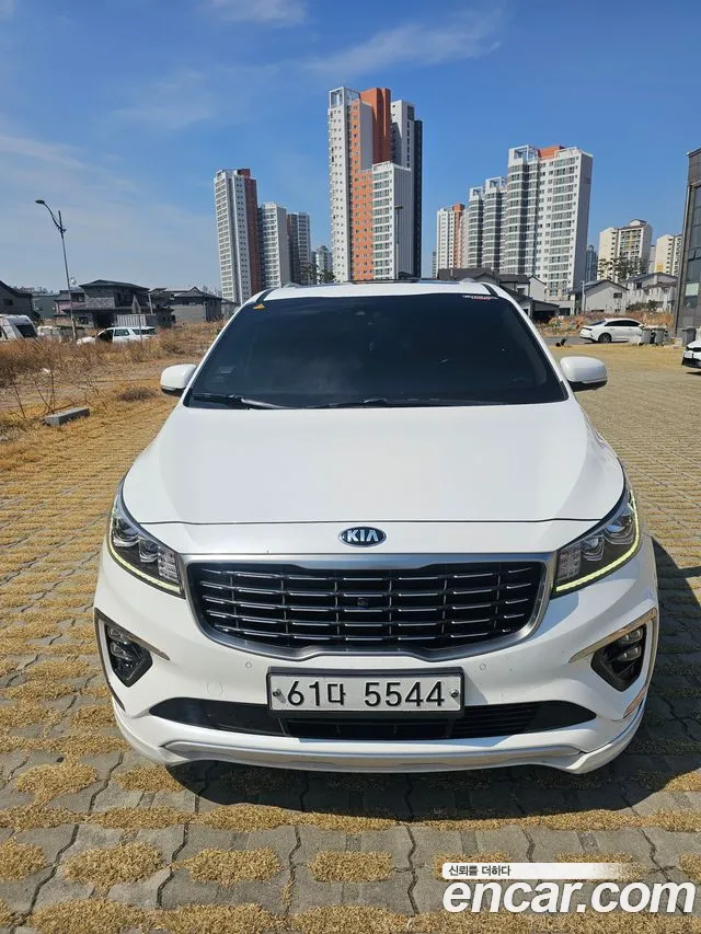 Kia Carnival 2019 thumb 10