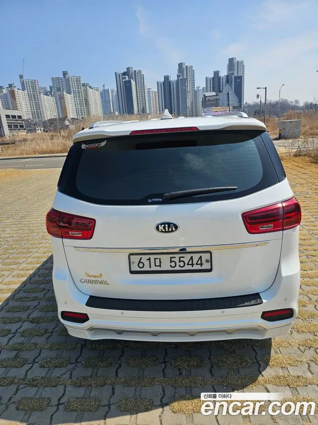 Kia Carnival 2019 thumb 11