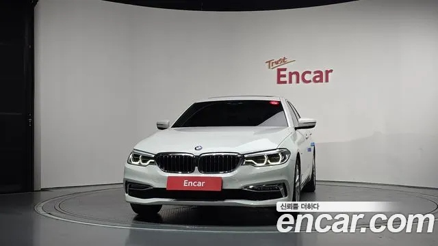 BMW 5-Series 2018 thumb 3
