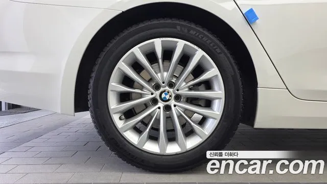 BMW 5-Series 2018 thumb 5