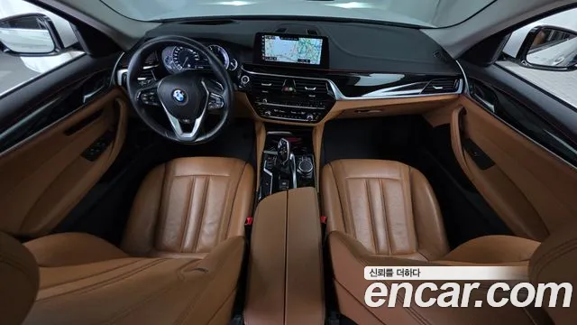 BMW 5-Series 2018 thumb 7