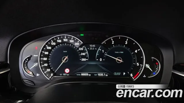 BMW 5-Series 2018 thumb 8