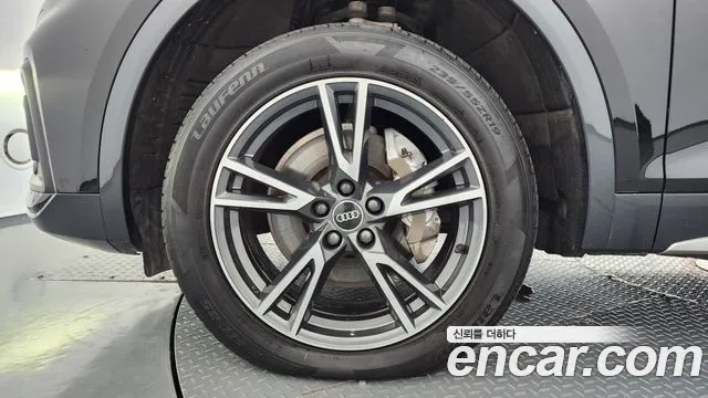 Audi Q5 2021 thumb 5