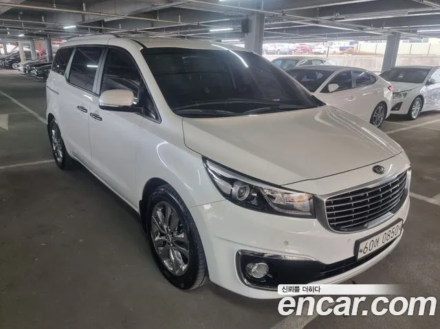 Kia Carnival 2016 thumb 3