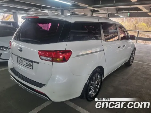 Kia Carnival 2016 thumb 5