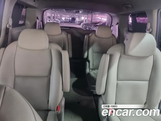 Kia Carnival 2016 thumb 9
