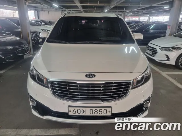 Kia Carnival 2016 thumb 12