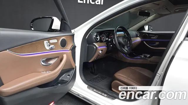 Mercedes-Benz E-Класс 2017 thumb 10