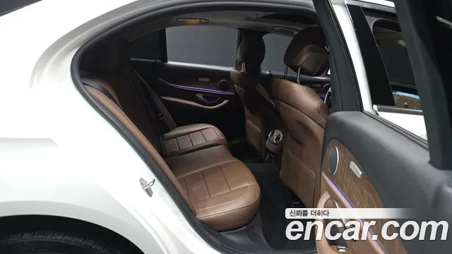 Mercedes-Benz E-Класс 2017 thumb 12