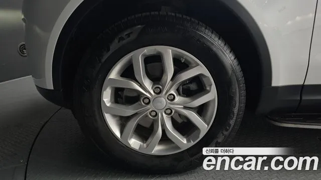 Land Rover Discovery 2018 thumb 5