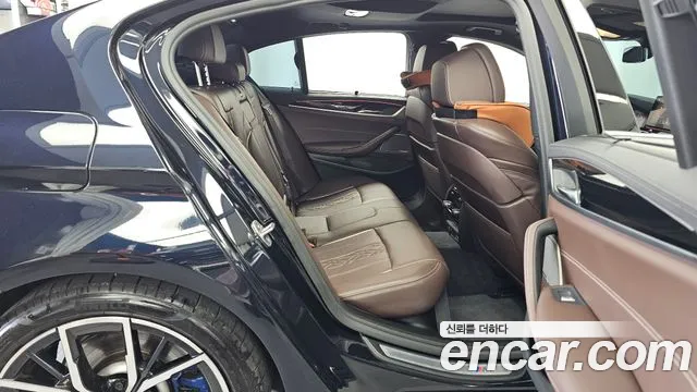 BMW 5-Series 2022 thumb 12