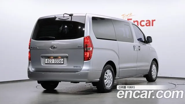 Hyundai Starex 2017 thumb 2