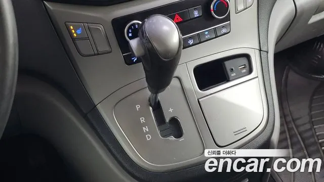 Hyundai Starex 2017 thumb 9
