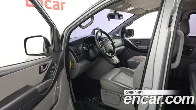 Hyundai Starex 2017 thumb 10