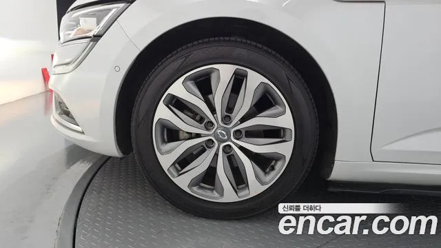 Renault-KoreaSamsung Megane 2017 thumb 5