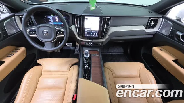 Volvo XC60 2023 thumb 6