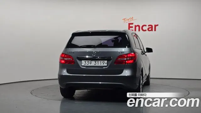Mercedes-Benz B-Class 2012 thumb 3