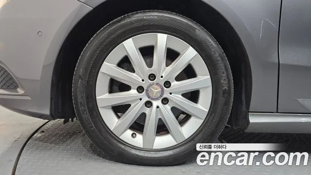 Mercedes-Benz B-Class 2012 thumb 4