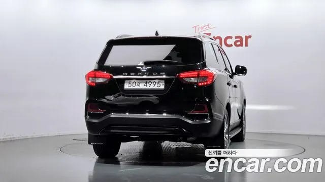 KG_Mobility_Ssangyong Rexton 2018 thumb 4