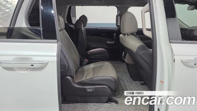 Kia Carnival 2024 thumb 11