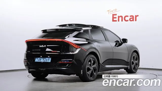 Kia EV6 2021 thumb 2