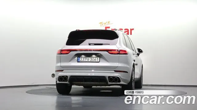 Porsche Cayenne 2017 thumb 4