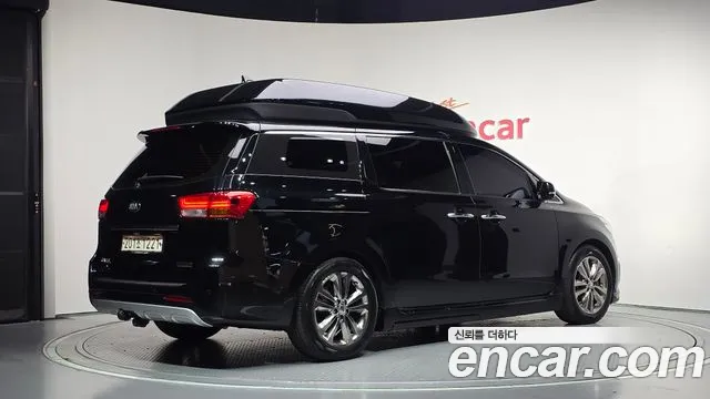 Kia Carnival 2017 thumb 2