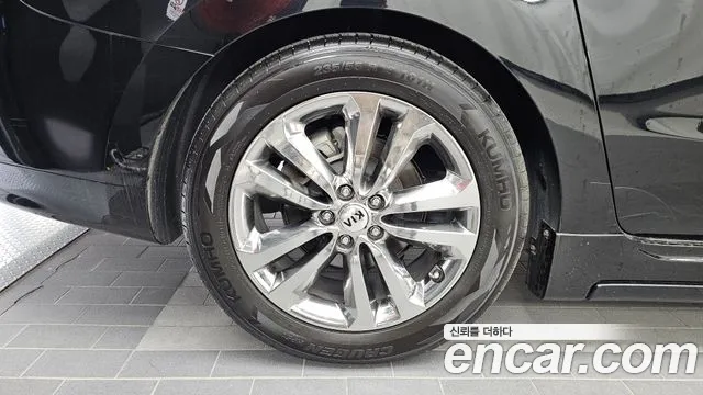 Kia Carnival 2017 thumb 5