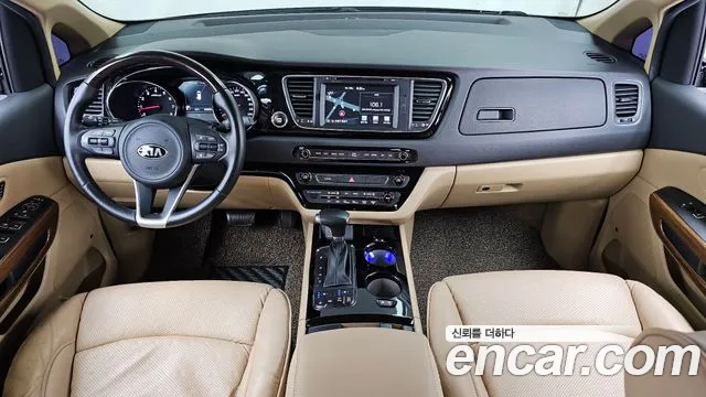 Kia Carnival 2017 thumb 7