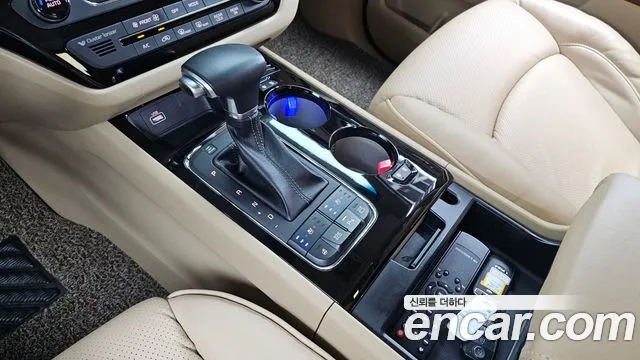 Kia Carnival 2017 thumb 9
