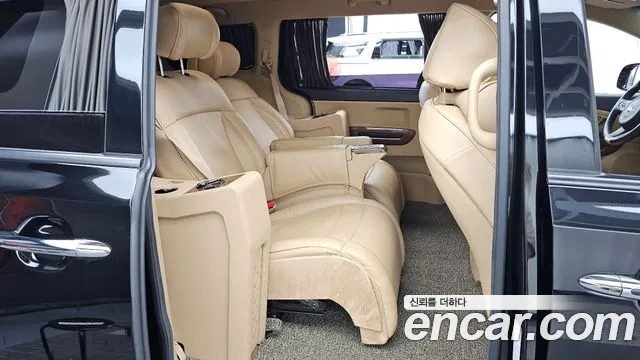 Kia Carnival 2017 thumb 11