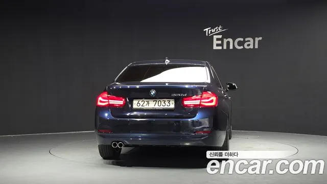 BMW 3-Series 2017 thumb 4