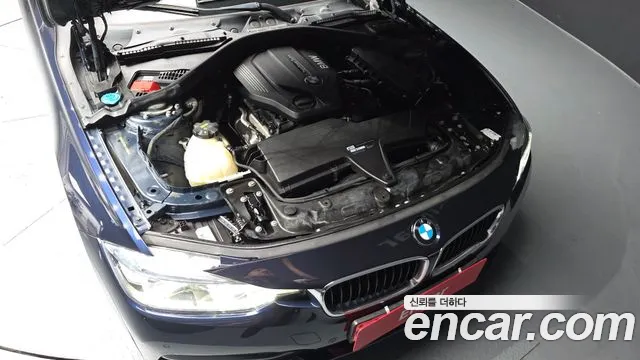 BMW 3-Series 2017 thumb 6