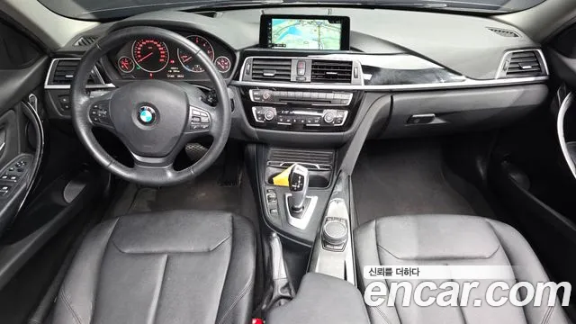BMW 3-Series 2017 thumb 7