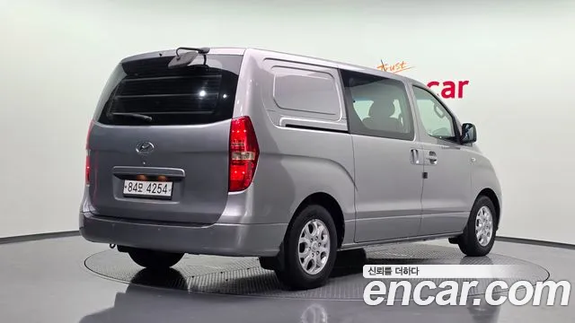 Hyundai Starex 2011 thumb 2