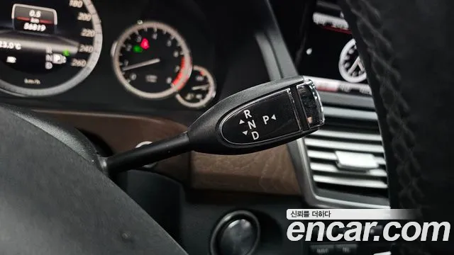 Mercedes-Benz E-Класс 2013 thumb 9