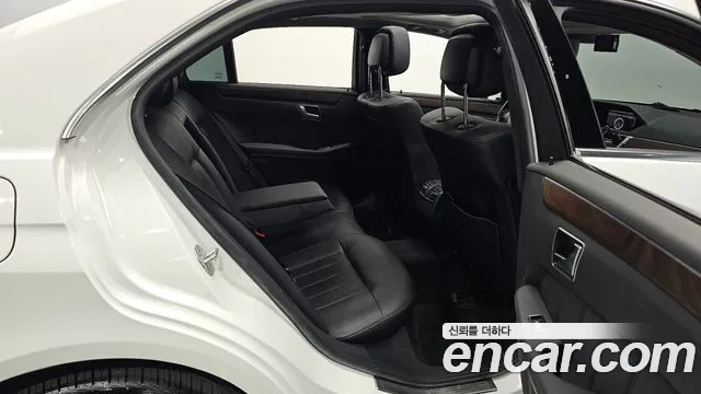 Mercedes-Benz E-Класс 2013 thumb 11
