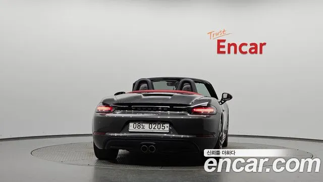 Porsche Cayman 2016 thumb 3