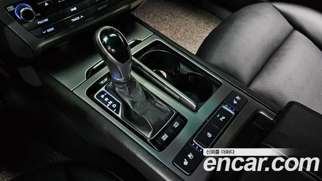 Hyundai Genesis 2016 thumb 9