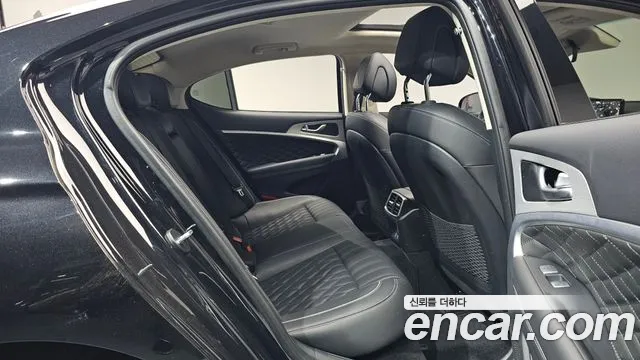 Genesis G70 2024 thumb 10