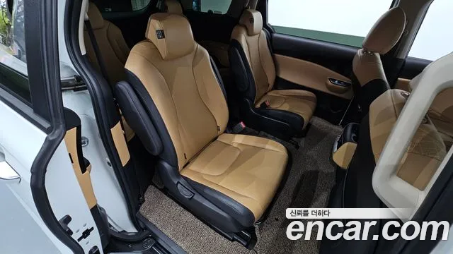 Kia Carnival 2023 thumb 11