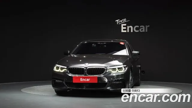 BMW 5-Series 2019 thumb 3