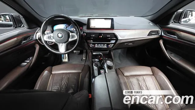 BMW 5-Series 2019 thumb 7