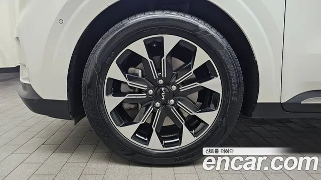 Kia Carnival 2023 thumb 5
